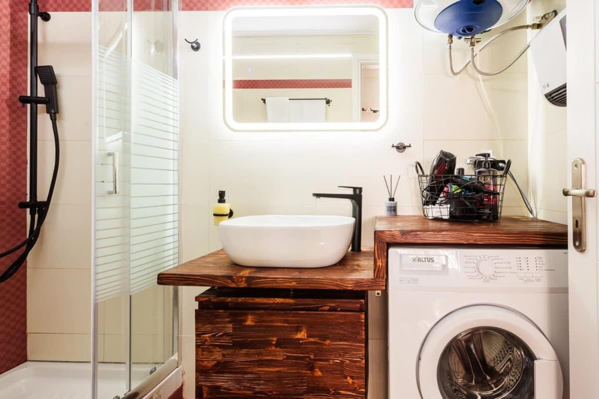Kalamata Lime Studio - Cozy Gem With Private Parking Екстер'єр фото