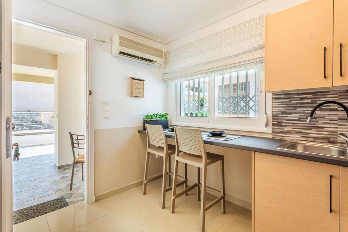 Kalamata Lime Studio - Cozy Gem With Private Parking Екстер'єр фото